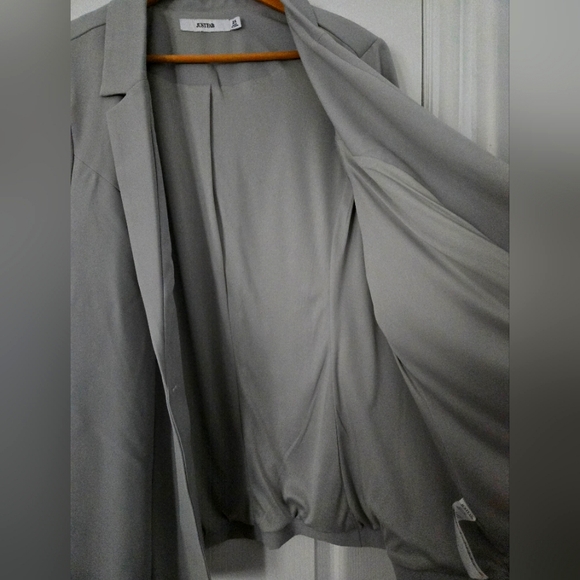 NWOT JUST FAB Light Grey Blazer, Plus Size 2X - Picture 5 of 7
